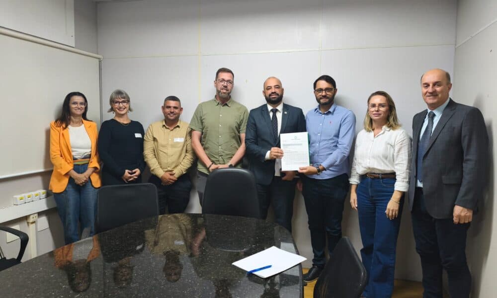 Comitê de Entidades de Araranguá apresenta plano para governança do Hospital Regional a secretário de Saúde de SC