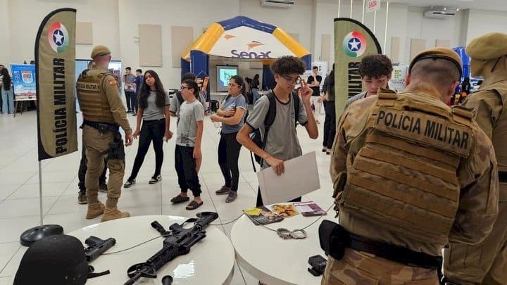 Feira ACIVA de Profissões conecta estudantes, empresas e oportunidades em Araranguá