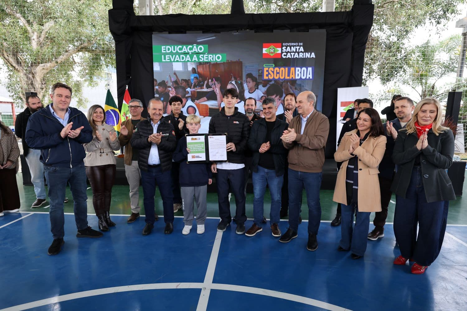 Governo de SC entrega escolas reformadas em Araranguá e autoriza novas obras na região Sul