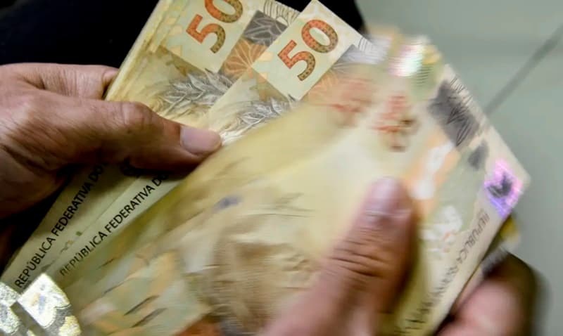 Endividamento em SC sobe, mas catarinenses pagam as contas em dia