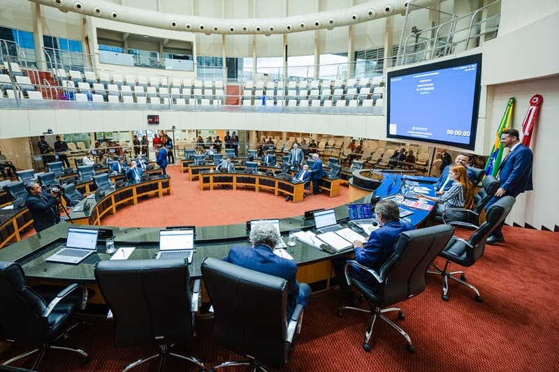 Plenário aprova cadastro de homicidas de agentes da segurança pública - Rádio Araranguá FM 95.5