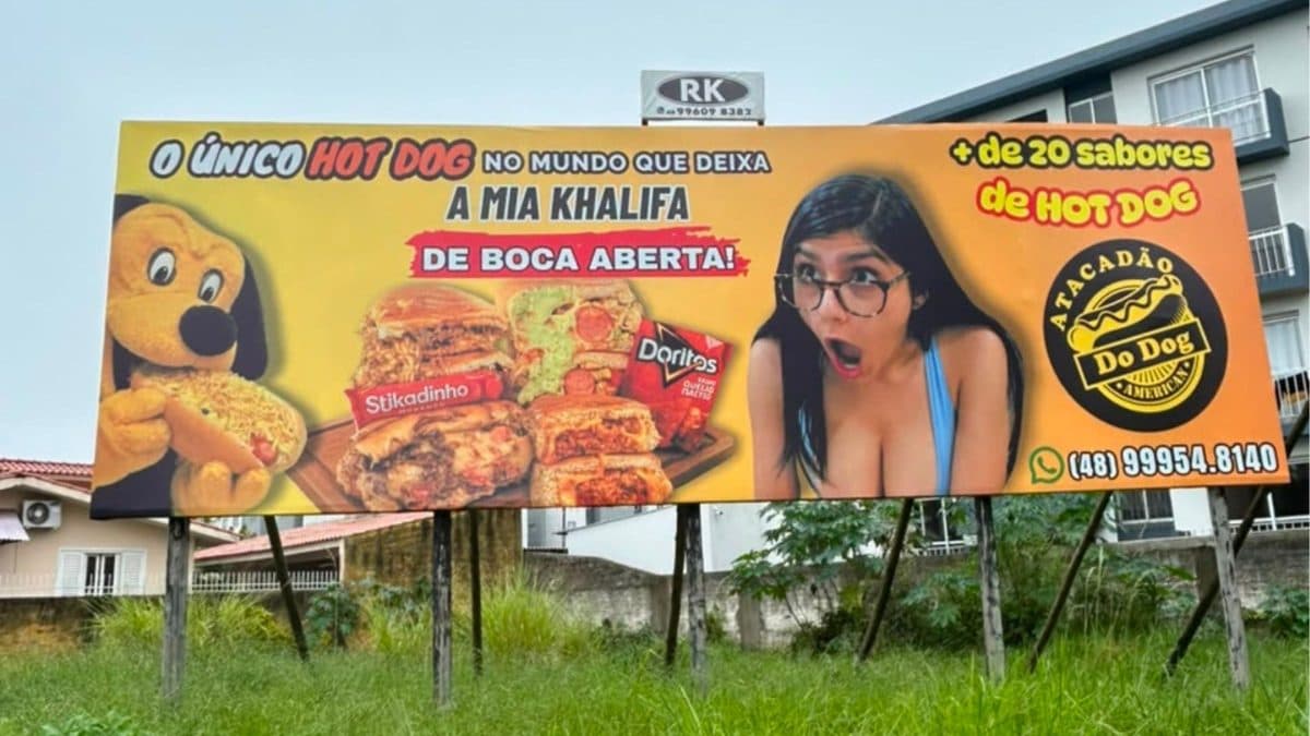 Outdoor com Mia Khalifa causa polêmica em Araranguá e MP é acionado após abaixo-assinado