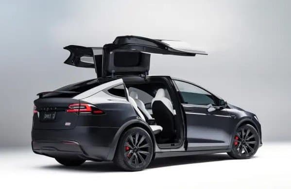 Empresa de Araranguá realiza primeiro reparo de bateria Tesla no Brasil